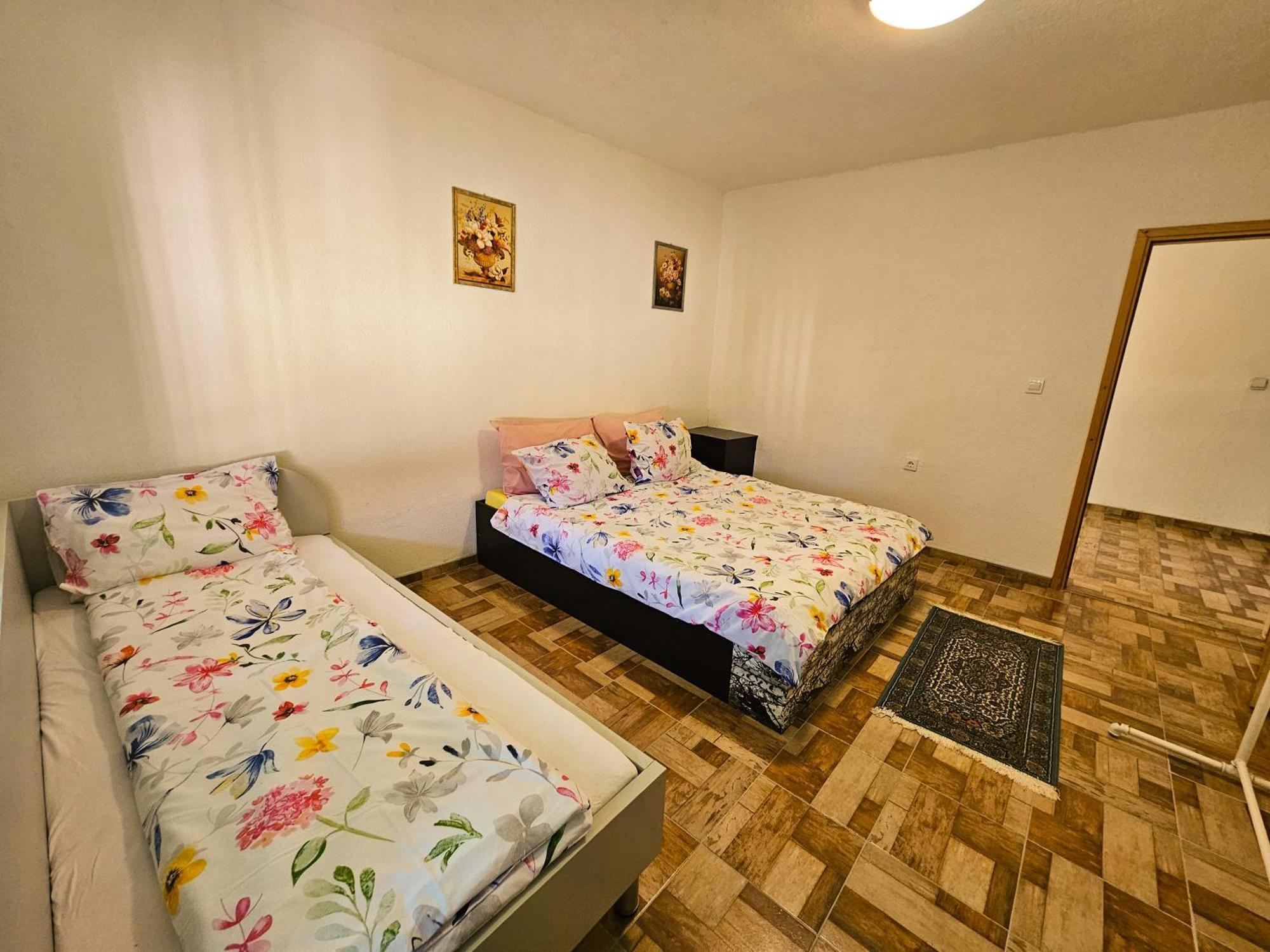 Bijela Ladja Lägenhet